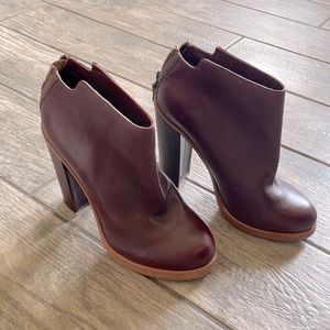 Dolce Vita size 10 burgundy bootie
